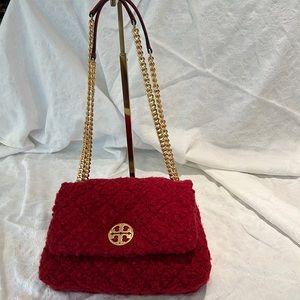New without tags Tory Burch Willa small crossbody bag in pomegranate boucle